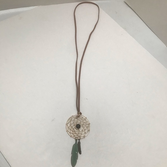 🔥3/$15🔥 Dreamcatcher feathers necklace - Picture 3 of 3